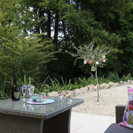 Gite Du Moulin Toucan Berneuil  ภายนอก รูปภาพ