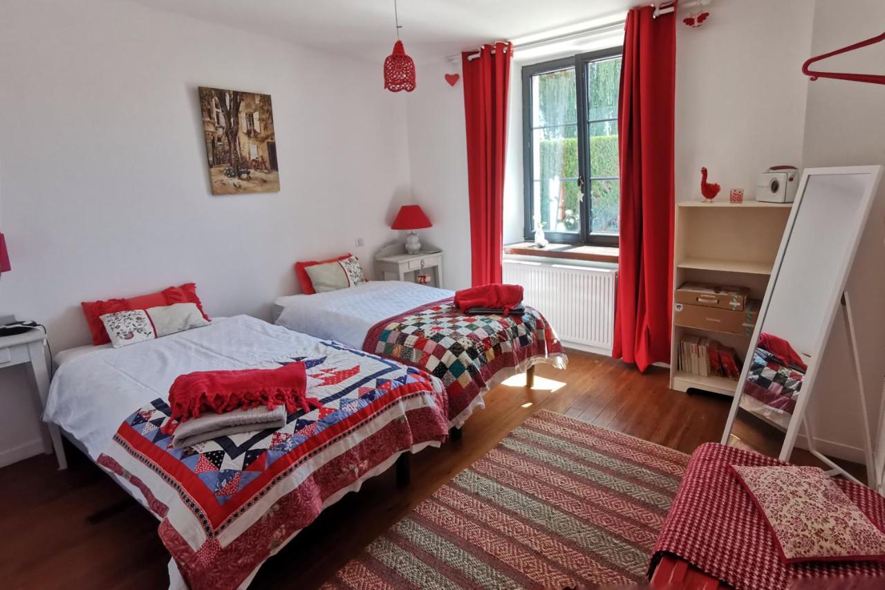 Gite Du Moulin Toucan Berneuil  ภายนอก รูปภาพ