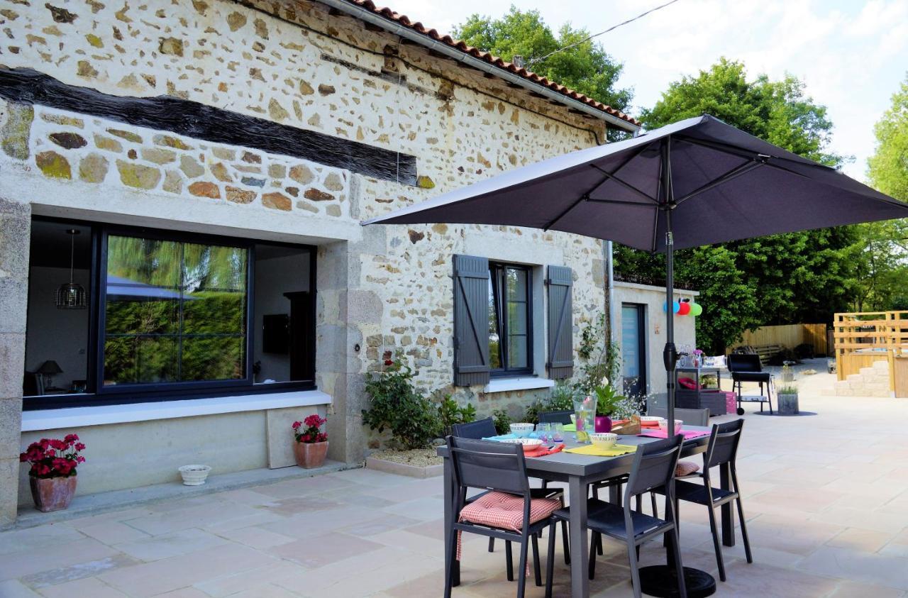 Gite Du Moulin Toucan Berneuil  ภายนอก รูปภาพ